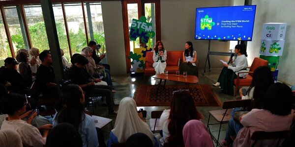 Grab Indonesia Ajak Perempuan Muda Kuasai STEM Lewat Talkshow Inspiratif