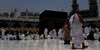 Tak hanya Lansia, Jemaah Diperbolehkan Rehat Sejenak saat Tawaf Meski Belum 7 Putaran
