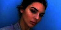 Ini Cara Pakai Busana Neon ala Kendall Jenner