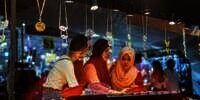 Menelusuri Tiap Sudut Pasar Tradisional Geylang Serai Market, Unik & Asyik!