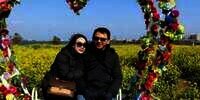 Tengok Gaya Puput Nastiti Devi Temani Ahok Berlibur ke Sydney