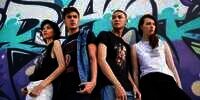 Koleksi Avengers di Fashion Item Streetwear 90-an