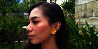 Tips Makeup Summer Abel Cantika, Warna Pop dan Messy