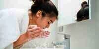 9 Cara Bersihkan Wajah Sesuai Jenis Kulit, Ladies Wajib Tahu!