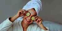 Atasi Kulit Kusam dengan Facial Scrub Alami