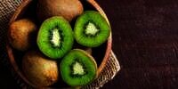 20 Manfaat Kiwi untuk Kesehatan Tubuh, Kulit, dan Kehamilan