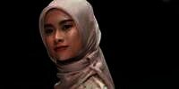 Segi Empat Vs Pashmina, Mana yang Tren di 2020?