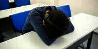 Lagi Main HP Pakai Headset, Remaja SMA Tersambar Petir di Dalam Rumah