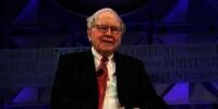Setelah Bertahun-tahun, Miliarder Warren Buffet Akhirnya Ganti Ponsel Jadul