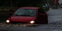 6 Tips Aman Terobos Banjir, Nomor 1 Paling Penting!