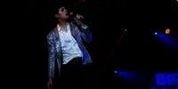 Omar Apollo Bikin Panas Java Jazz, Fans Meleleh...
