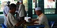 Lafal Niat Zakat Fitrah Lengkap Keutamaan & Orang yang Berhak Menerimanya