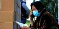 Walikota Risma Telepon Langsung Warga Pantau Kasus Covid-19