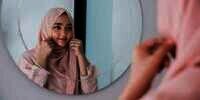 9 Cara Mengatasi Kulit Kepala Berminyak dengan Pola Perawatan yang Benar