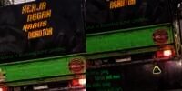 Tulisan di Belakang Truk Ini Bikin Ngakak!