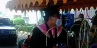 Wisuda Drive Thru, Kendaraan Mahasiswa Ini Bikin Ngakak