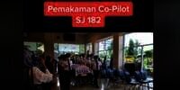 Suasana Haru Penghormatan Terakhir Kopilot Sriwijaya Air SJ-182 Diego Mamahit