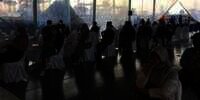 Keluarga Korban Sriwijaya Air SJ-182 Gelar Upacara Tabur Bunga