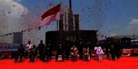 Menhan Prabowo Serahkan Kapal Selam KRI Alugoro-405