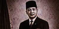 Viral Foto Lawas Presiden Soeharto, Netizen Fokus ke Rokok