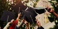Banyak Tingkah Saat Wisuda, Cewek Ini Malah Jadi Tertawaan Teman Seangkatan