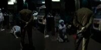 Miris, Pria India Menangis Minta Polisi Tidak Menyita Tabung Oksigen Ibunya
