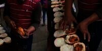 Penjual Jajanan Kaki Lima di India Bikin Netizen Geli dan Jijik