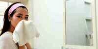 4 Tips Memilih Pembersih Wajah untuk Mengatasi Jerawat