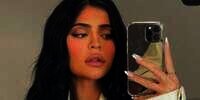 Kylie Jenner Habiskan 3,5 Jam untuk Merias Wajah, Serasa Pergi Jakarta-Bandung!