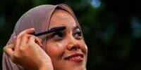 Trik Membuat Bulu Mata Lebih Panjang dengan 2 Produk Makeup