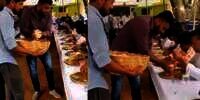 Aksi Bagi-bagi Nasi di Acara Hajatan Ini Bikin Mual, Kayak Kasih Makan Ayam