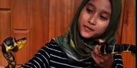 Ngeri, Gadis Ini Pelihara Puluhan Ular, Aksinya Bikin Merinding!