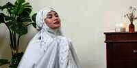 Cantiknya Mendiang Vannesa Angel dalam Balutan Hijab