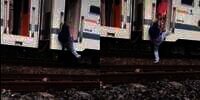 Naik Kereta Api Jalur Cepat, Aksi Wanita Ini Malah Bikin Ngakak!