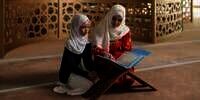 8 Cara Membaca Al-Quran dengan Baik dan Benar: Kenali Huruf Hijaiyah, Tajwid, Istiqamah serta Keutamaannya