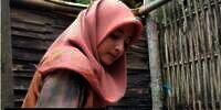 8 Potret Gadis Desa Keturunan Turki, Bisa Panjat Pohon Kelapa!