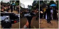 Bapak-bapak Halangi Fotografer Liput Momen Temu Pengantin Bikin Emosi: 'Buat Apa Sewa Kalau Nggak Dianggap'
