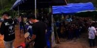Dikira Warung, Turis Nyelonong ke Rumah Warga dan Langsung Minta Makan, Ternyata Orang Lagi Hajatan