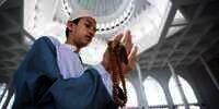Jadwal Buka Puasa Jumat 15 April 2022 dan Delapan Adab Itikaf Menurut Imam Al Ghazali