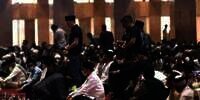 FOTO: Mesut Ozil Sholat Jumat di Masjid Istiqlal, Kagumi Bangunan Masjid