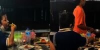Lupa Bersyukur dengan Nikmatmu? Lihatlah Video Pilu Bocah Melahap Sisa Hidangan Pengunjung Warung