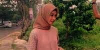 Potret Poppy Bunga Bakal Jadi Calon Istri Ojak `Tukang Ojek Pengkolan` di Kehidupan Nyata, Ternyata Beda Banget!