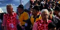 Kemeja PM Malaysia di Festival Tuai Sindiran, Warganet Sebut Harganya Setara Gaji 3 Bulan Pegawai