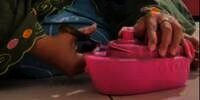 Unboxing Celengan Semasa SD, Wanita Ini Girang Lihat Uang Jadul: `Ya Allah, Ini Dulu Buat Kerokan`