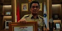 9 Potret Rumah Wagub DKI Jakarta Ahmad Riza Patria, Bak Bumi Langit dengan Anies Baswedan?