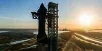 Roket SpaceX Terbakar, Elon Musk Tunda Peluncuran Starship Tahun Ini