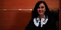 Potret Jaksa Cantik Yuliana Sagala Naik Vespa, Salfok Gambar Motornya!