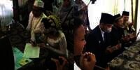 Penghulu Muda dan Ganteng dari Kalideres Pimpin Akad Nikah Malah Bikin Salfok, Netizen: Pengantin Pria Auto 'Insekyur'