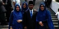 Ingat Lora Fadil? Anggota DPR yang Viral Bawa 3 Istri Cantik Saat Dilantik, Kini Kepergok Tidur di Ruang Rapat, Begini Nasibnya