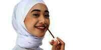 Aplikasikan Lip Tint dengan Teknik Ini Agar Lebih Merata dan Natural